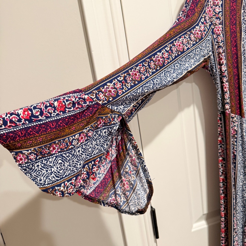 Elegant Boho Maxi Wrap Dress - Picture 3 of 8